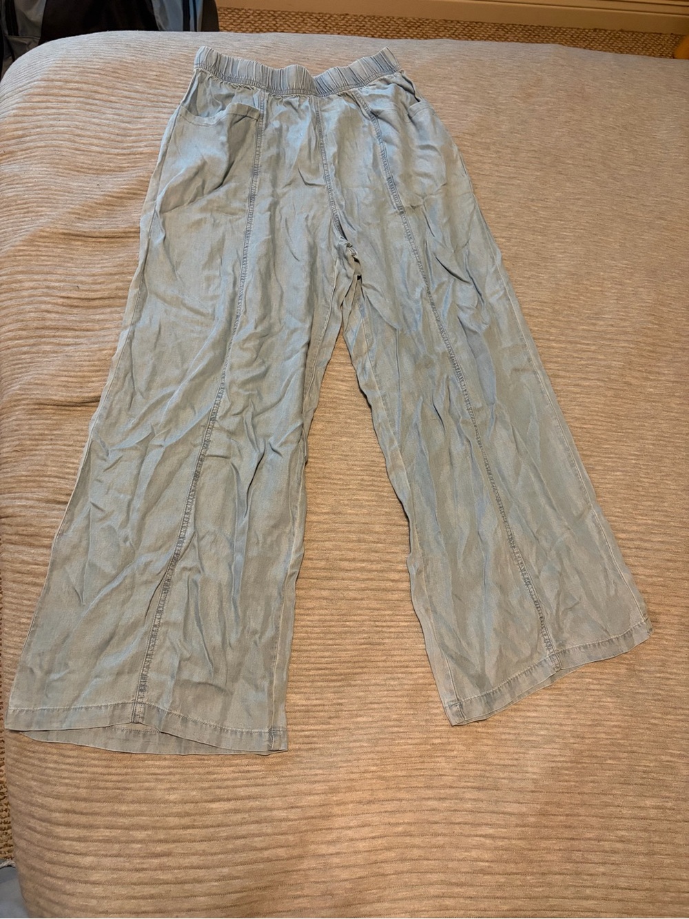 NWT Francesca's Mi Ami Faux Chambray High Waisted Pull On Pants, Size Medium